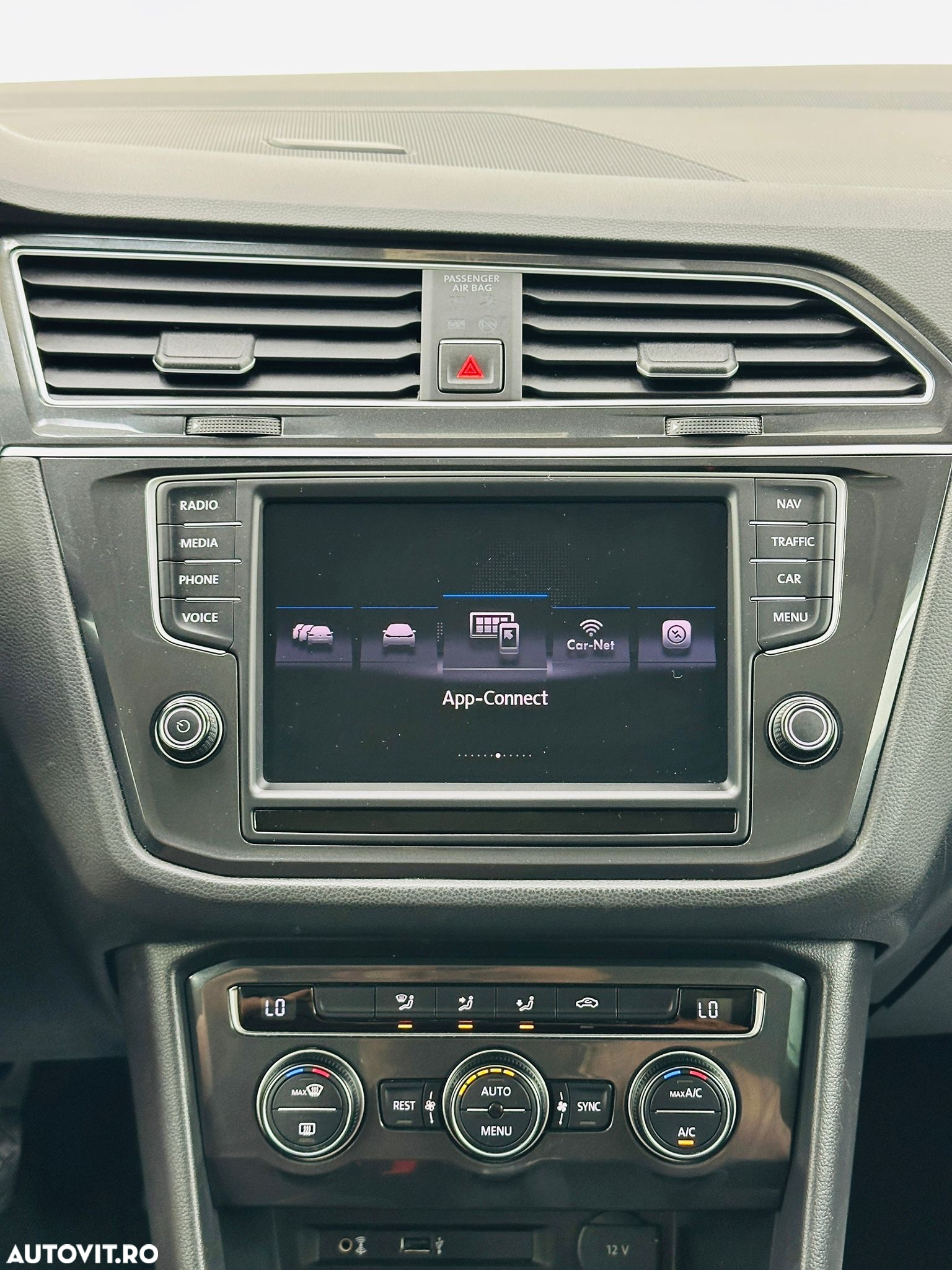 Volkswagen Tiguan - 35