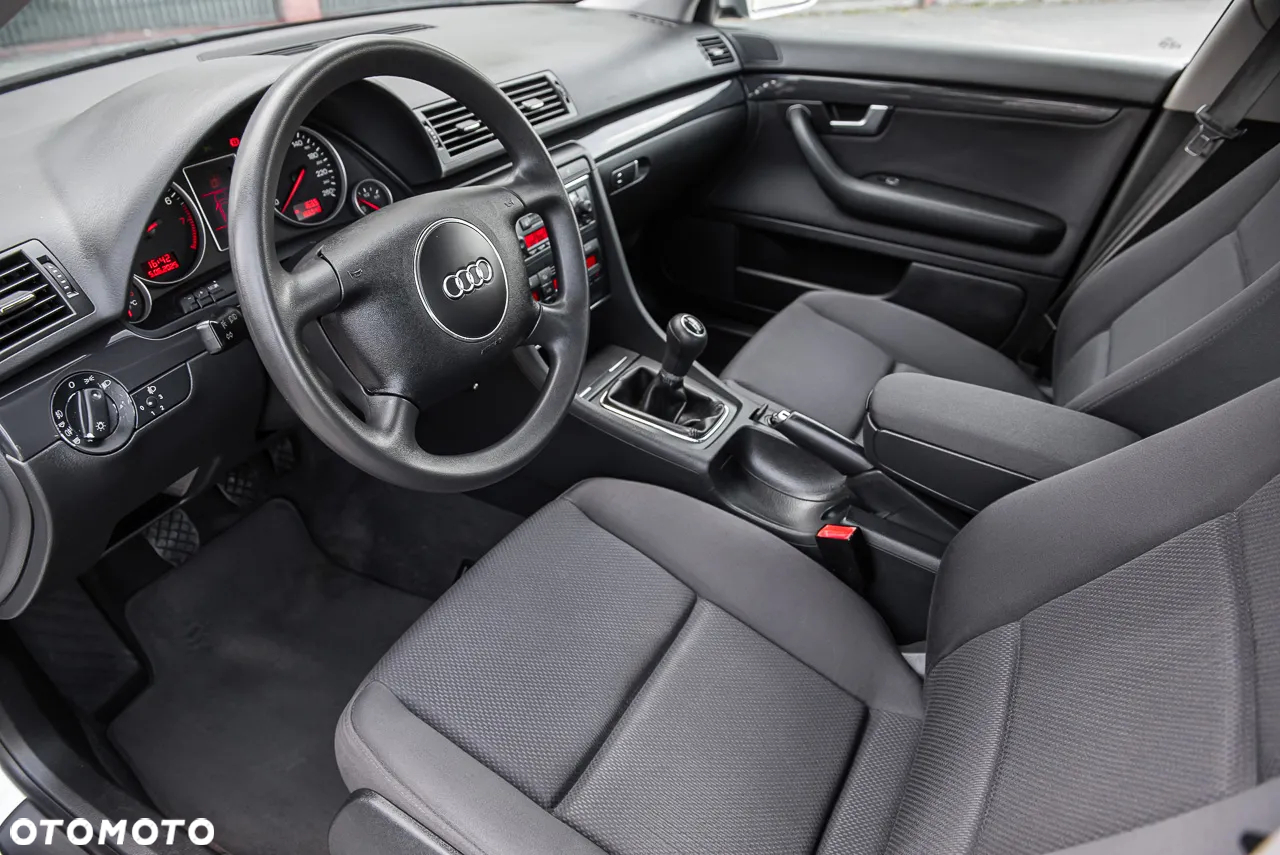 Audi A4 2.4 - 15