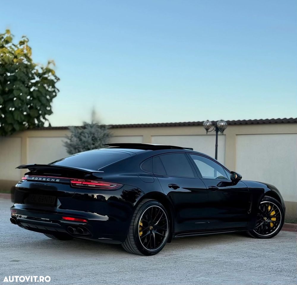 Porsche Panamera - 3