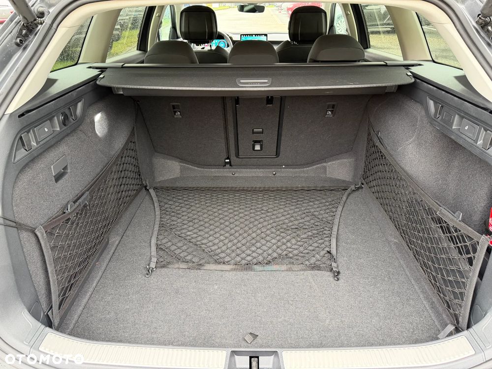 Skoda Superb 1.5 TSI mHEV Selection DSG - 24