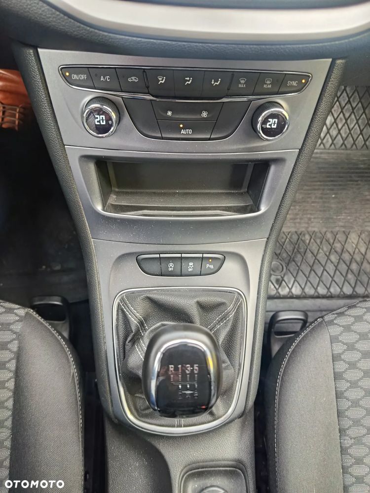 Opel Astra 1.2 T Edition S&S - 10
