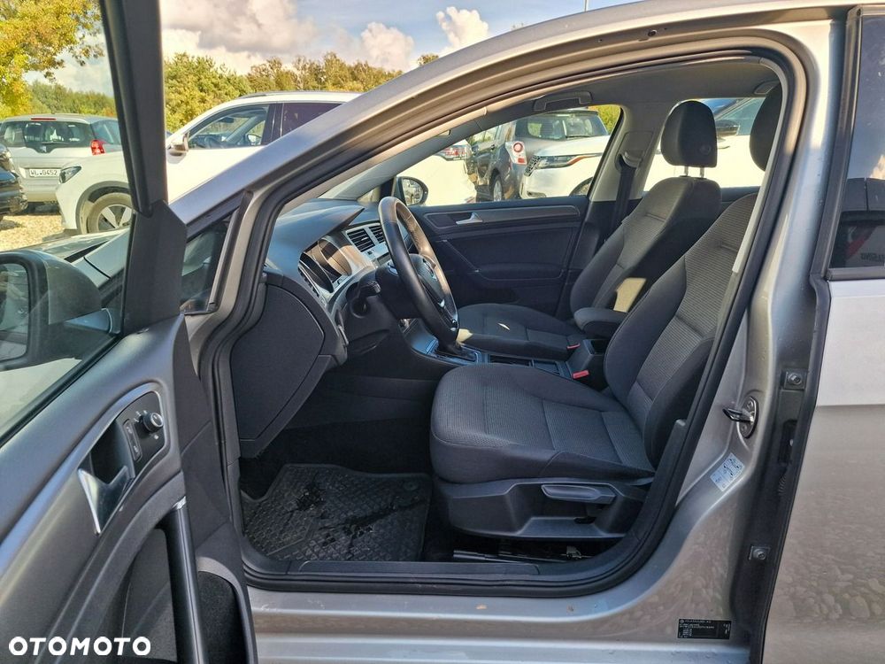 Volkswagen Golf - 18