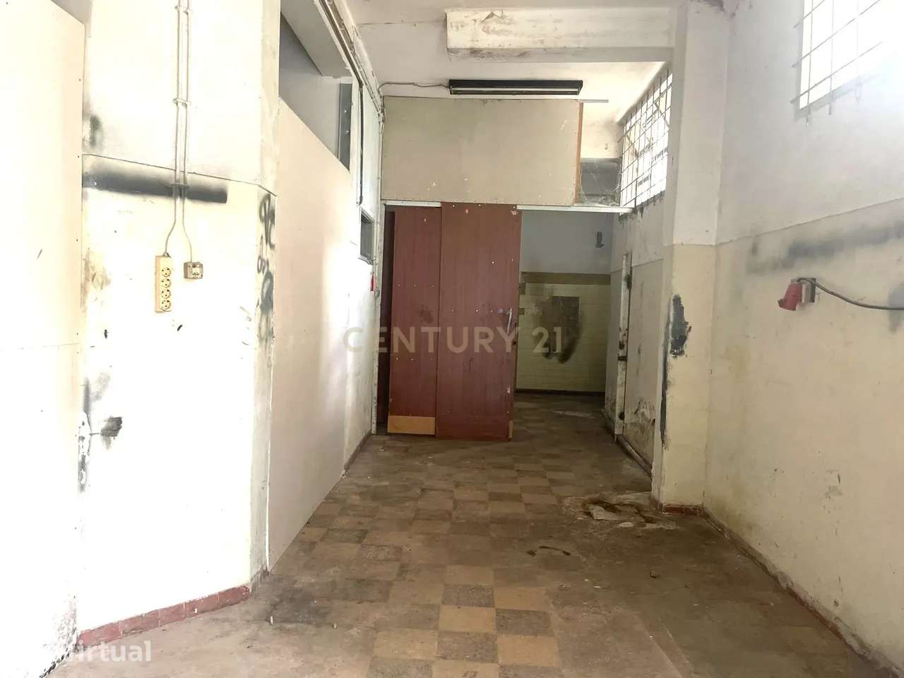 ATENÇÃO INVESTIDORES! Armazém em Monte Abraão, Sintra muito bem locali - Grande imagem: 4/6
