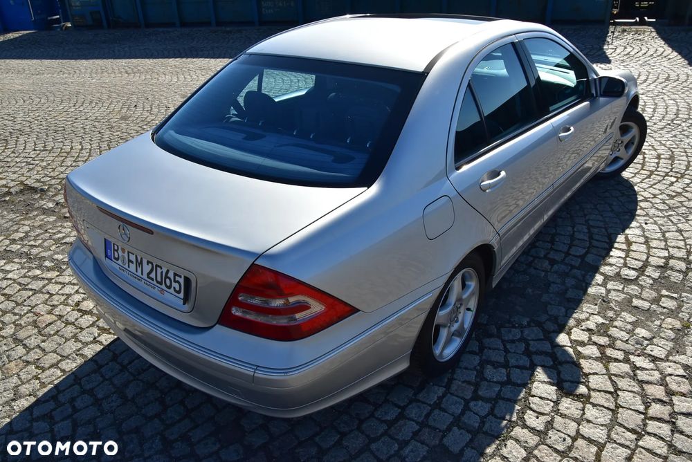 Mercedes-Benz Klasa C 180 Kompressor Automatik Avantgarde - 31