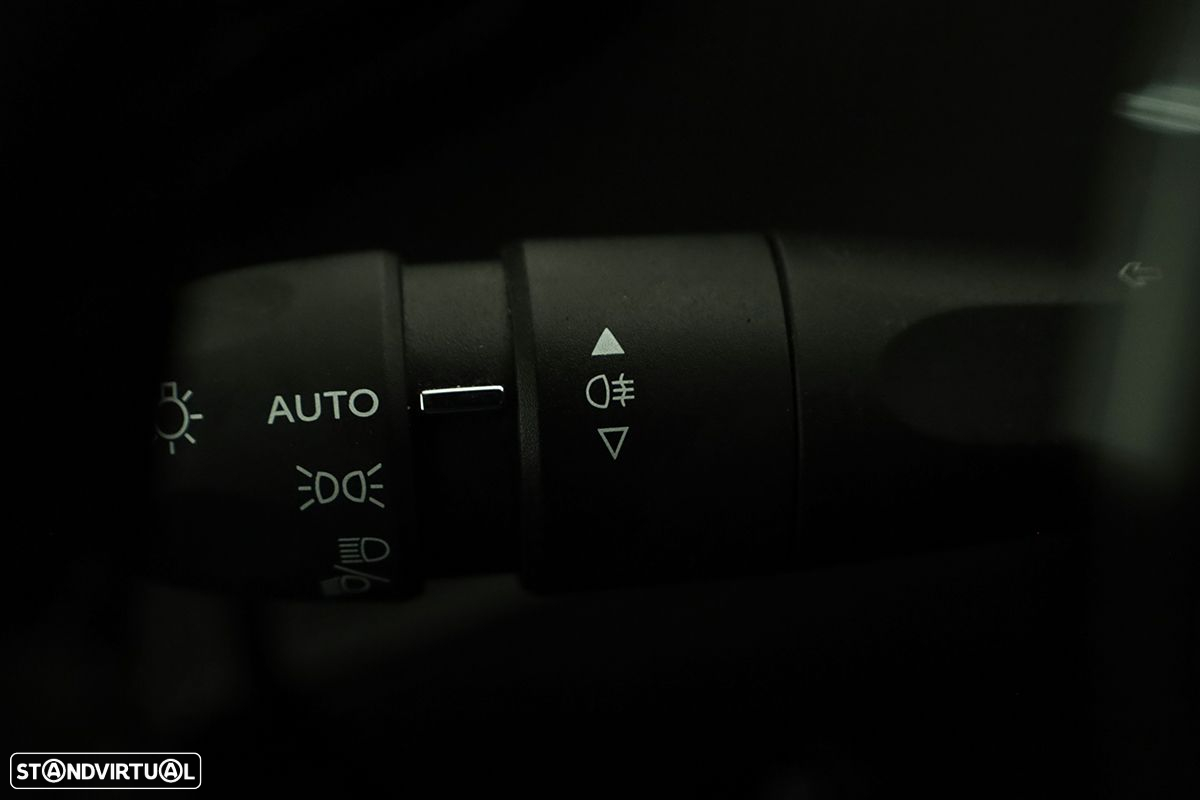 Peugeot 2008 1.2 PureTech Allure - 17