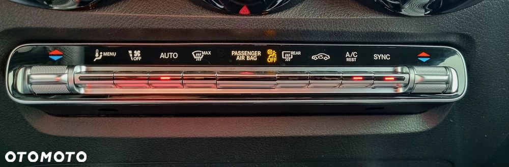 Mercedes-Benz GLB 200 d 8G-DCT Progressive - 18