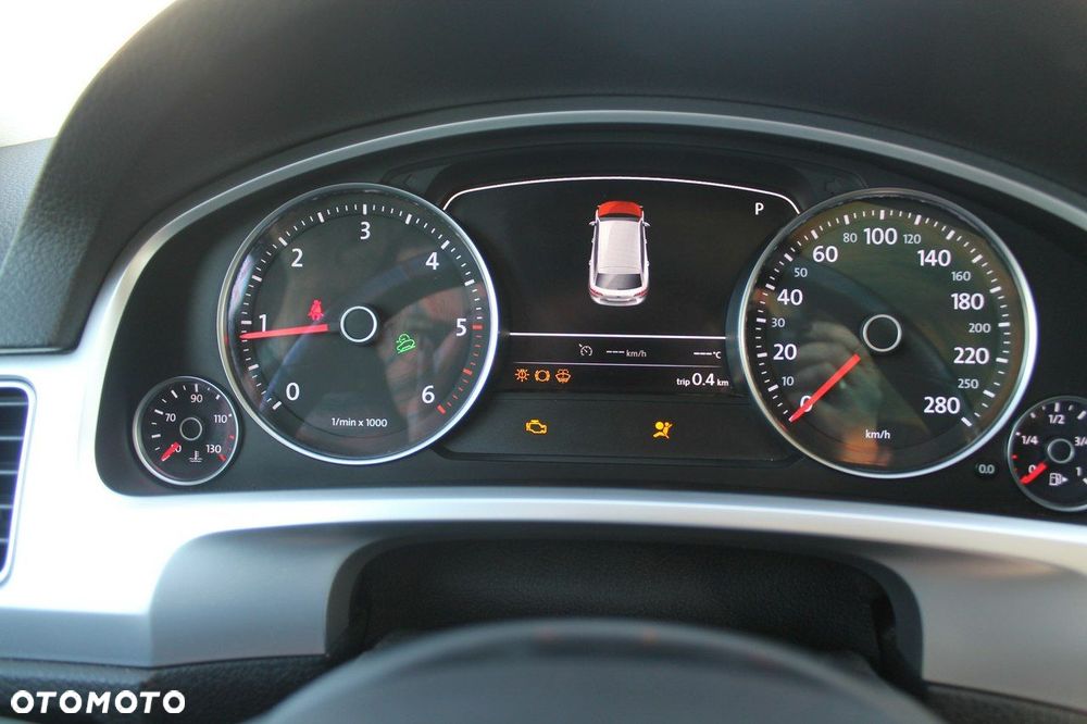 Volkswagen Touareg - 21