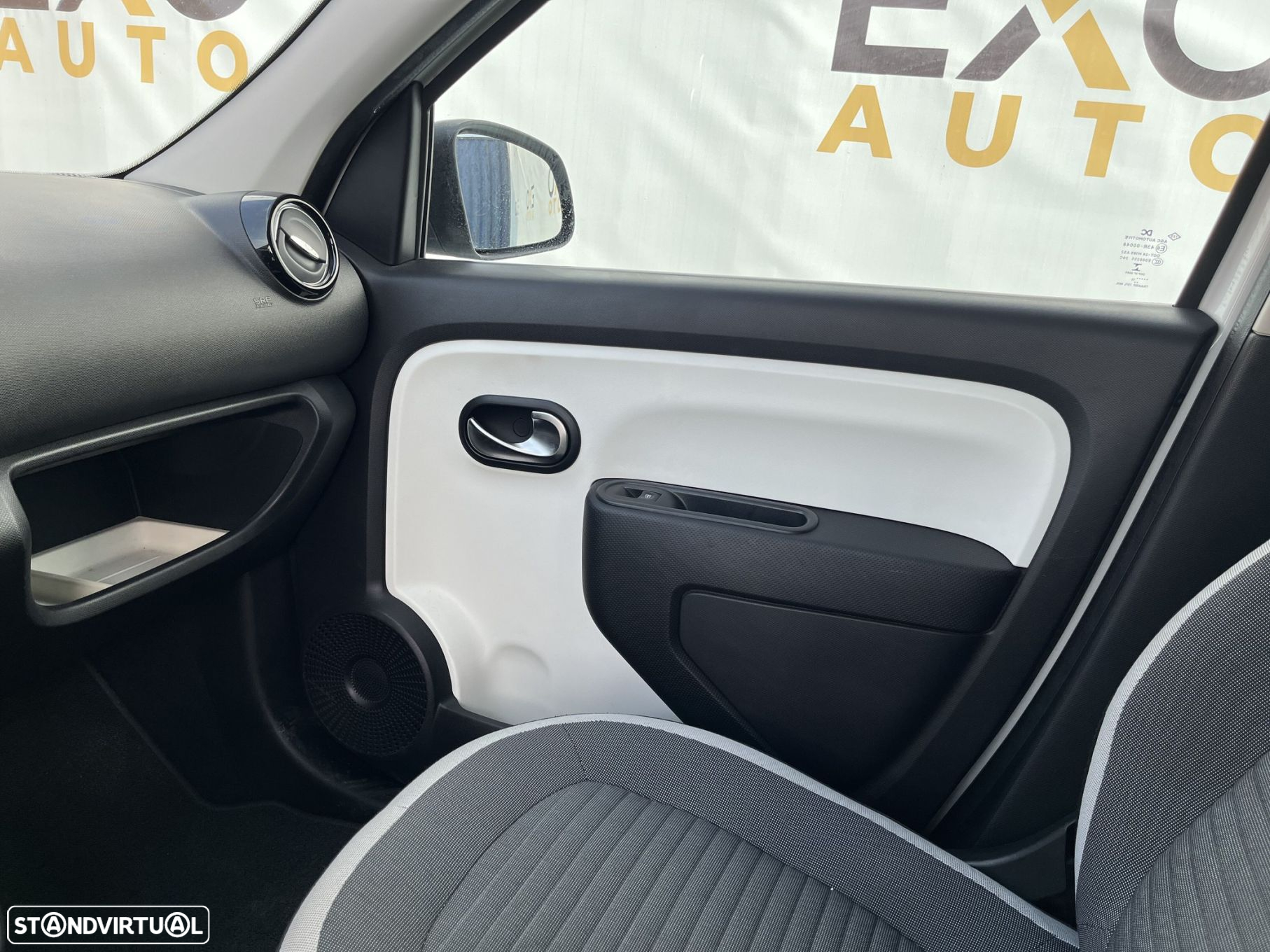 Renault Twingo 1.0 SCe Night&Day - 18