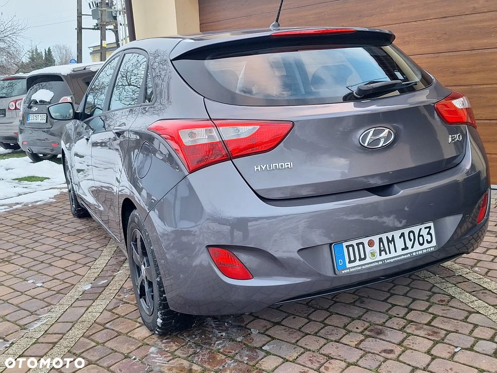 Hyundai i30 blue 1.4 YES Silver - 3