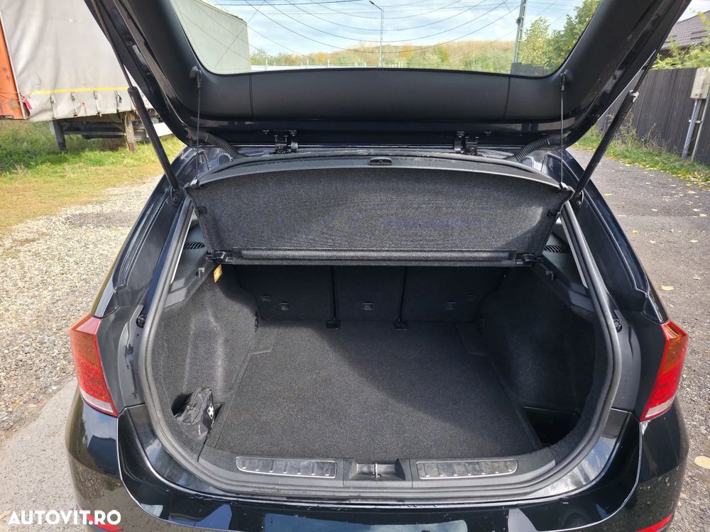 BMW X1 sDrive18i - 11