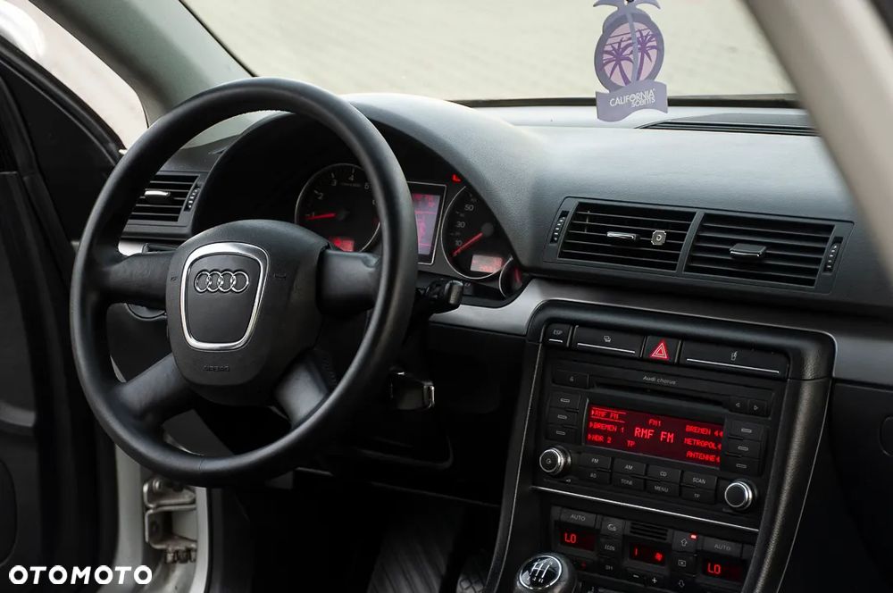 Audi A4 Limousine 1.6 - 25
