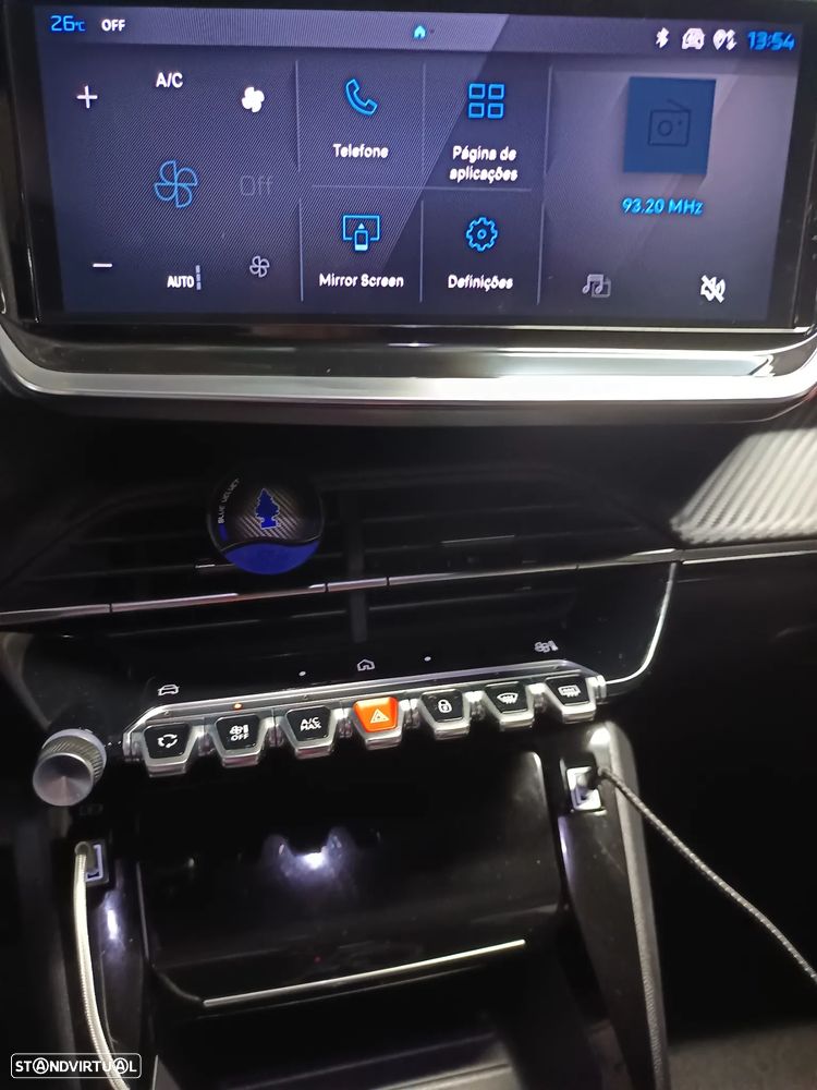 Peugeot 2008 — fotografia 11