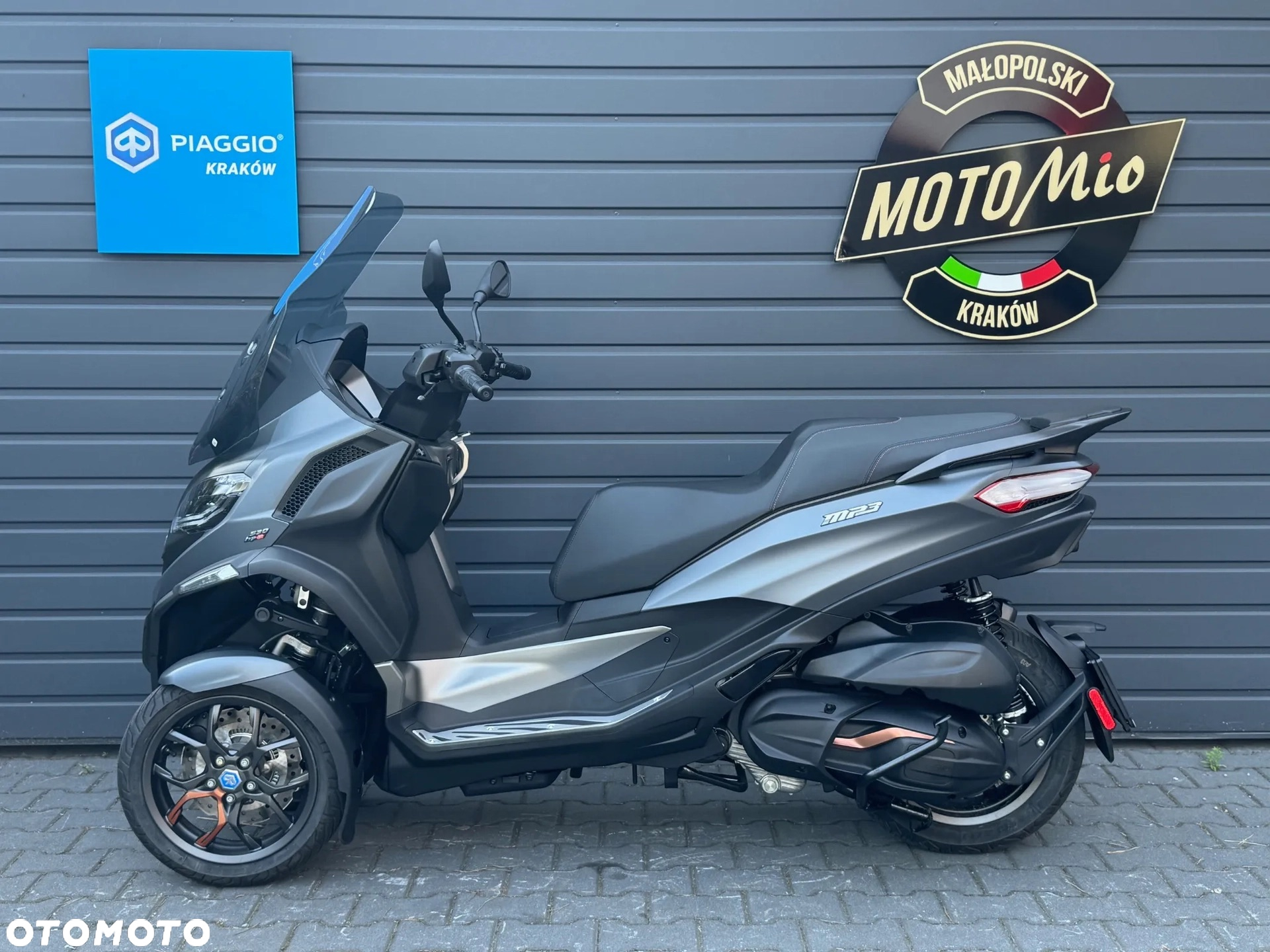 Piaggio MP-3 - 7