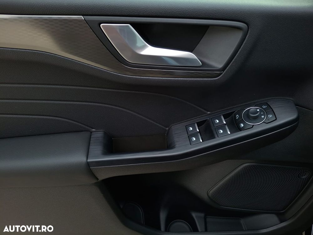 Ford Kuga - 26