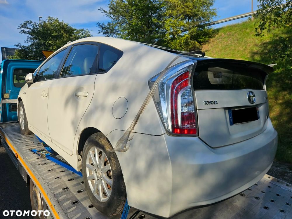Toyota Prius (Hybrid) Executive - 4