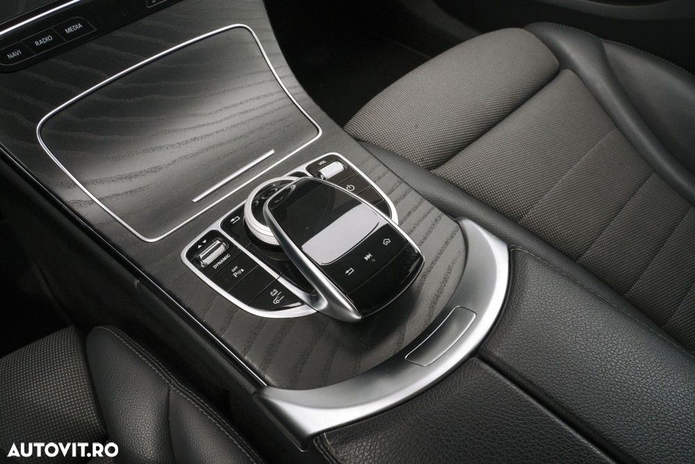 Mercedes-Benz C - 21
