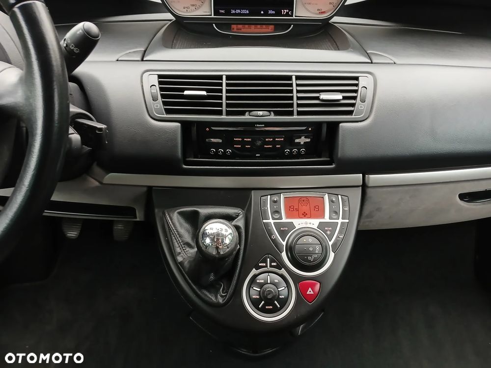 Peugeot 807 2.0 HDi Premium - 21
