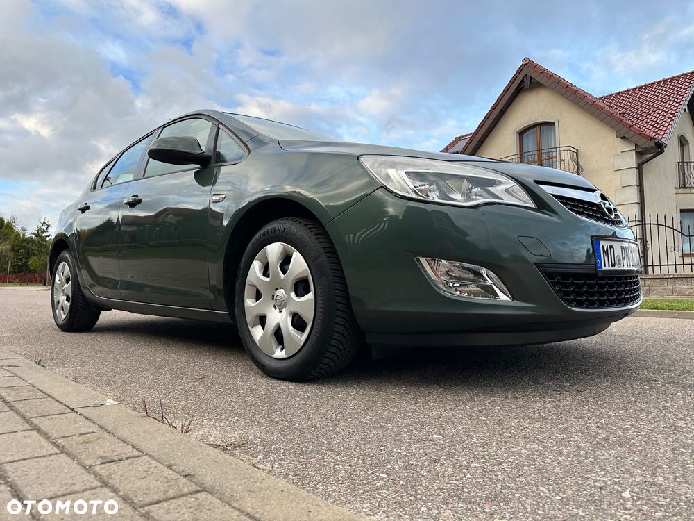 Opel Astra 1.4 Turbo 150 Jahre - 7