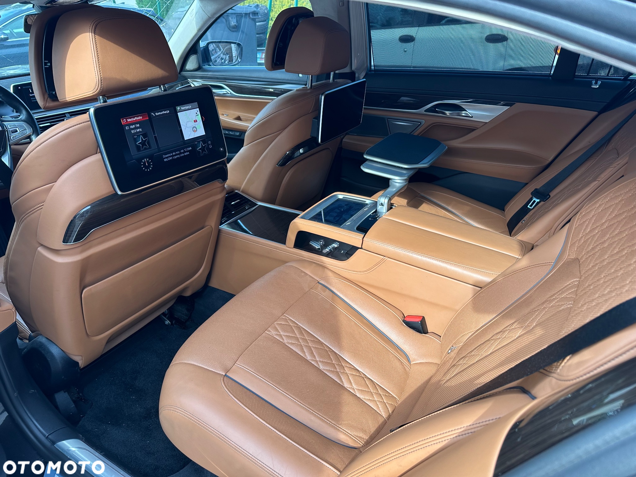 BMW Seria 7 750Li xDrive - 12