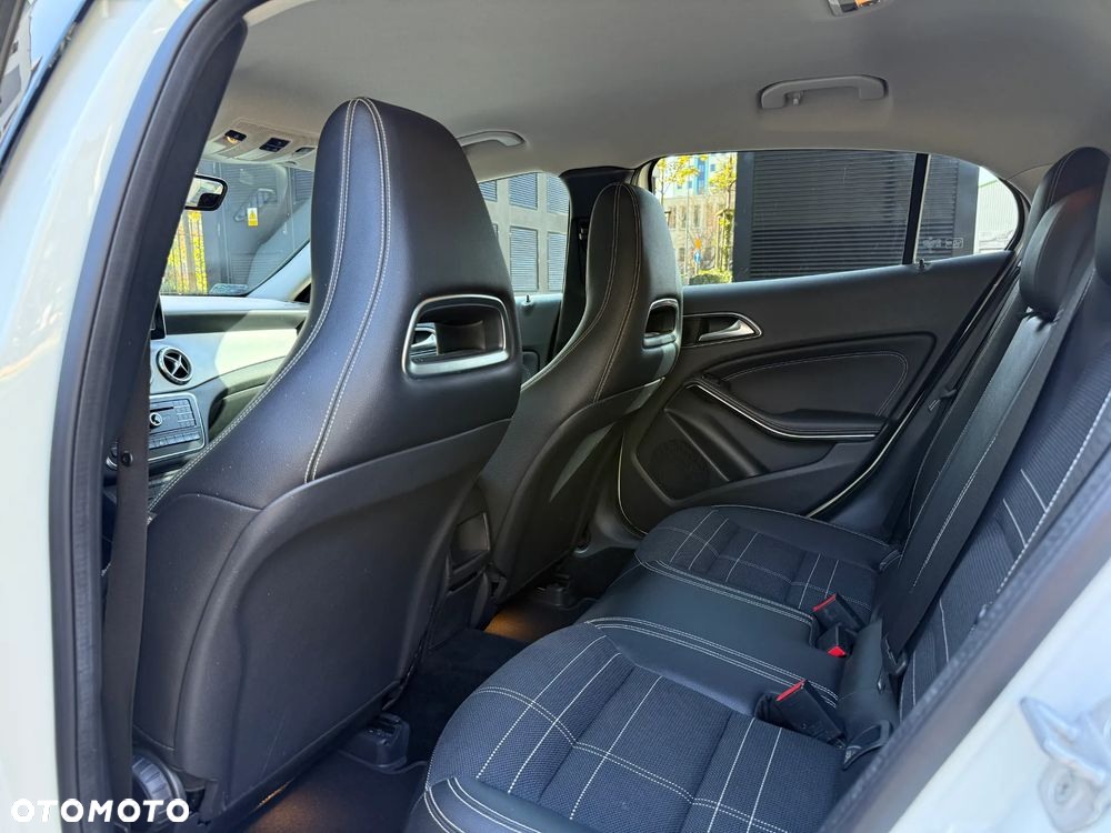Mercedes-Benz GLA 250 4-Matic - 14