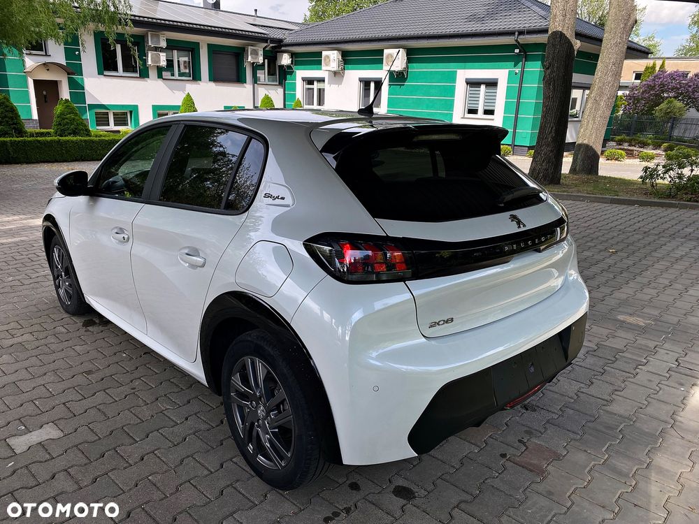Peugeot 208 PureTech 100 EAT8 Allure - 3