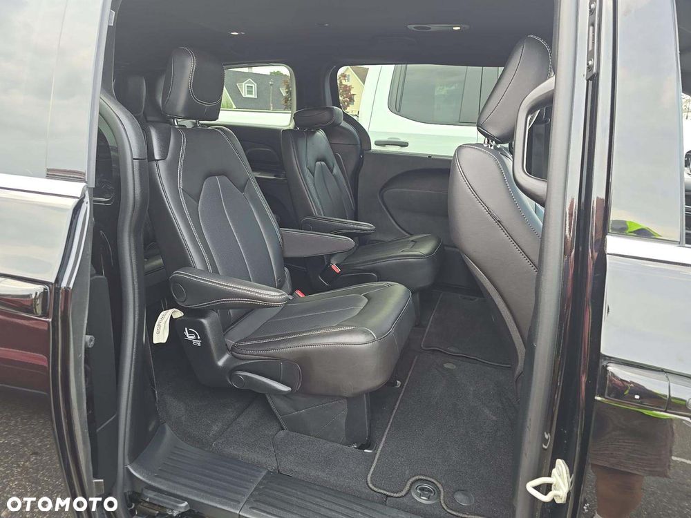 Chrysler Pacifica - 10