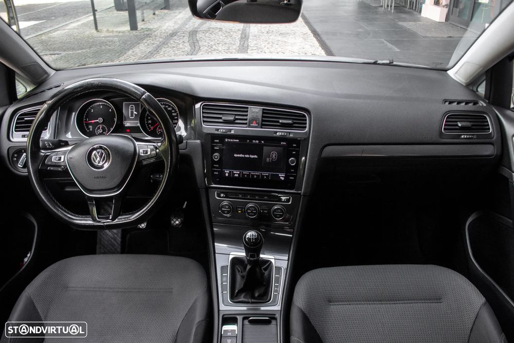 VW Golf Variant 1.6 TDi SCR Comfortline - 32