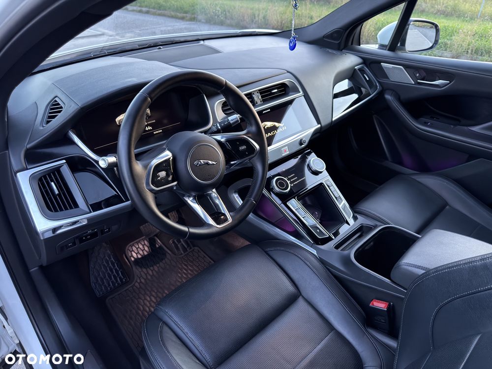 Jaguar I-Pace - 7