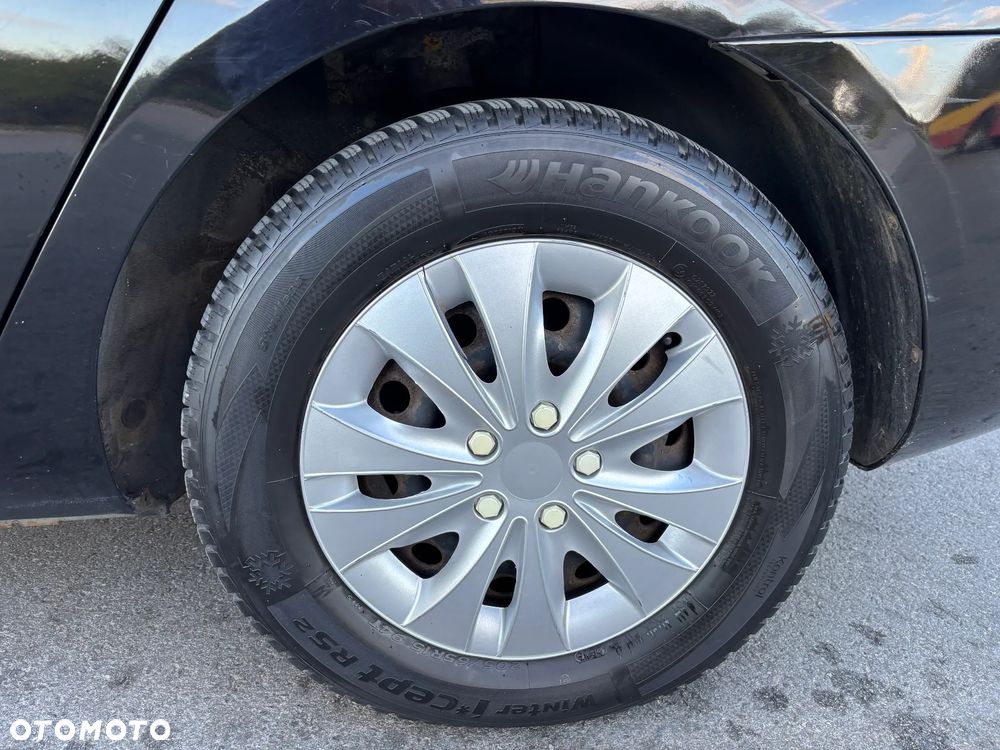 Kia Carens 1.6 Tour - 24