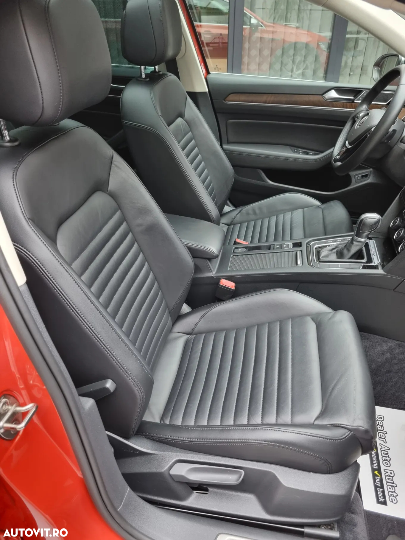 Volkswagen Passat Variant 2.0 TDI SCR DSG 4Motion Alltrack - 14