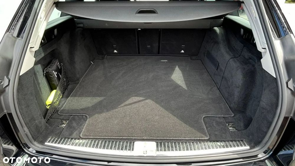 Mercedes-Benz Klasa E 220 d 4-Matic 9G-TRONIC - 12