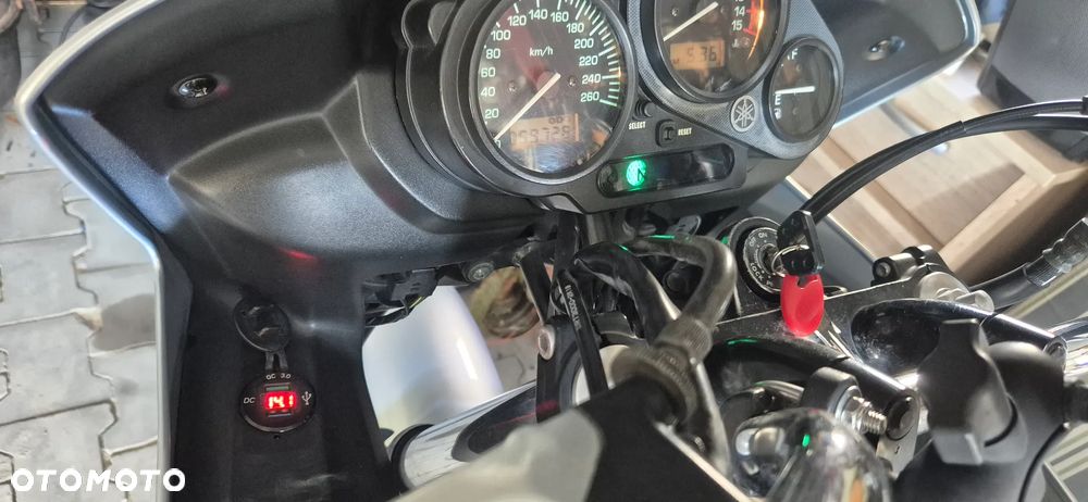Yamaha FZS - 9
