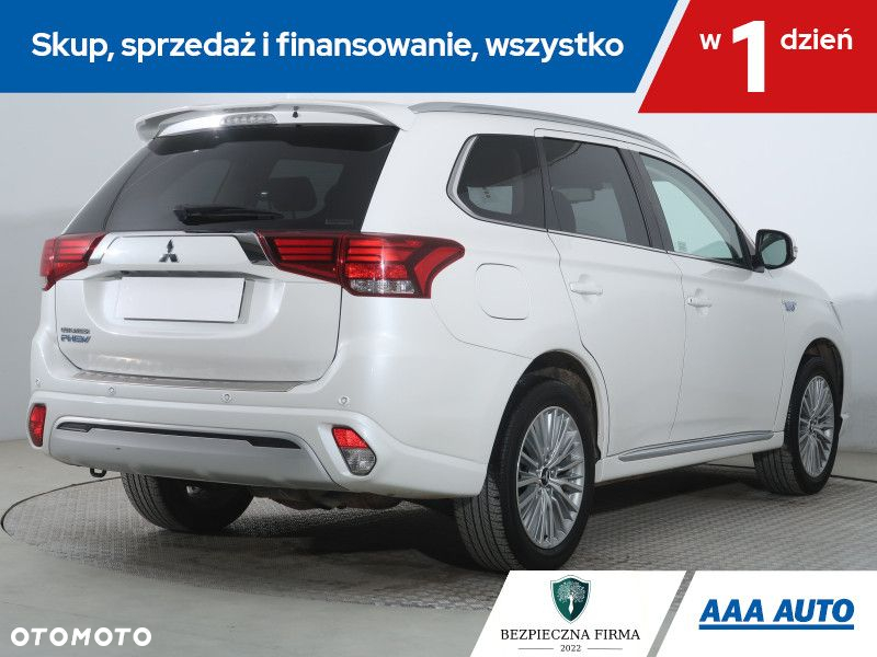 Mitsubishi Outlander - 6
