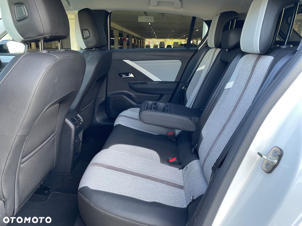 Opel Astra 1.2 Turbo Automatik Elegance - 17