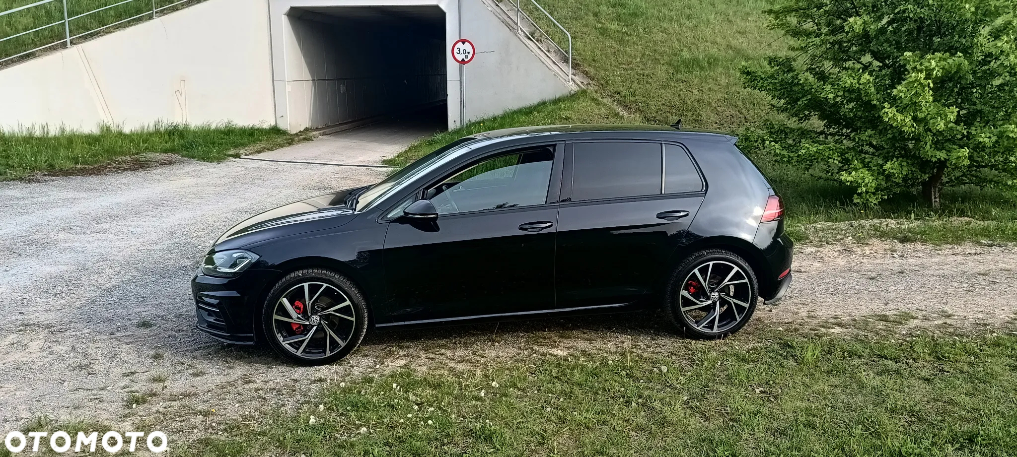 Volkswagen Golf 1.5 eTSI OPF DSG R-Line - 2