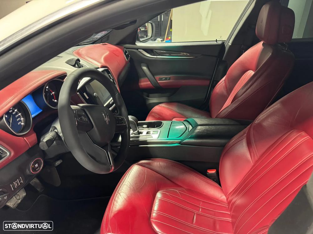 Maserati Ghibli 3.0 V6 - 12