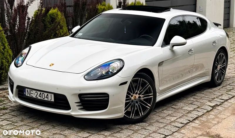Porsche Panamera GTS PDK - 40