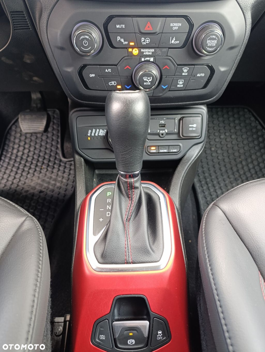 Jeep Renegade - 30