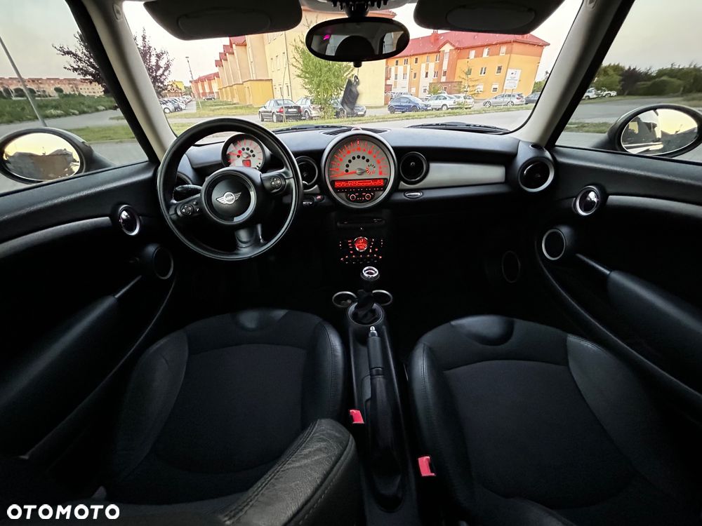 MINI Cooper Standard - 8