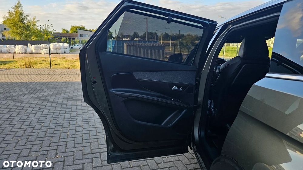Peugeot 5008 1.2 PureTech Allure S&S - 18