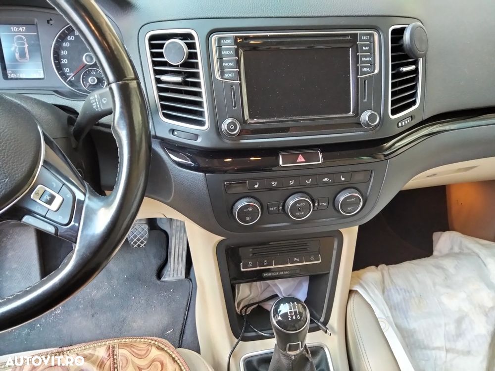 Volkswagen Sharan - 11