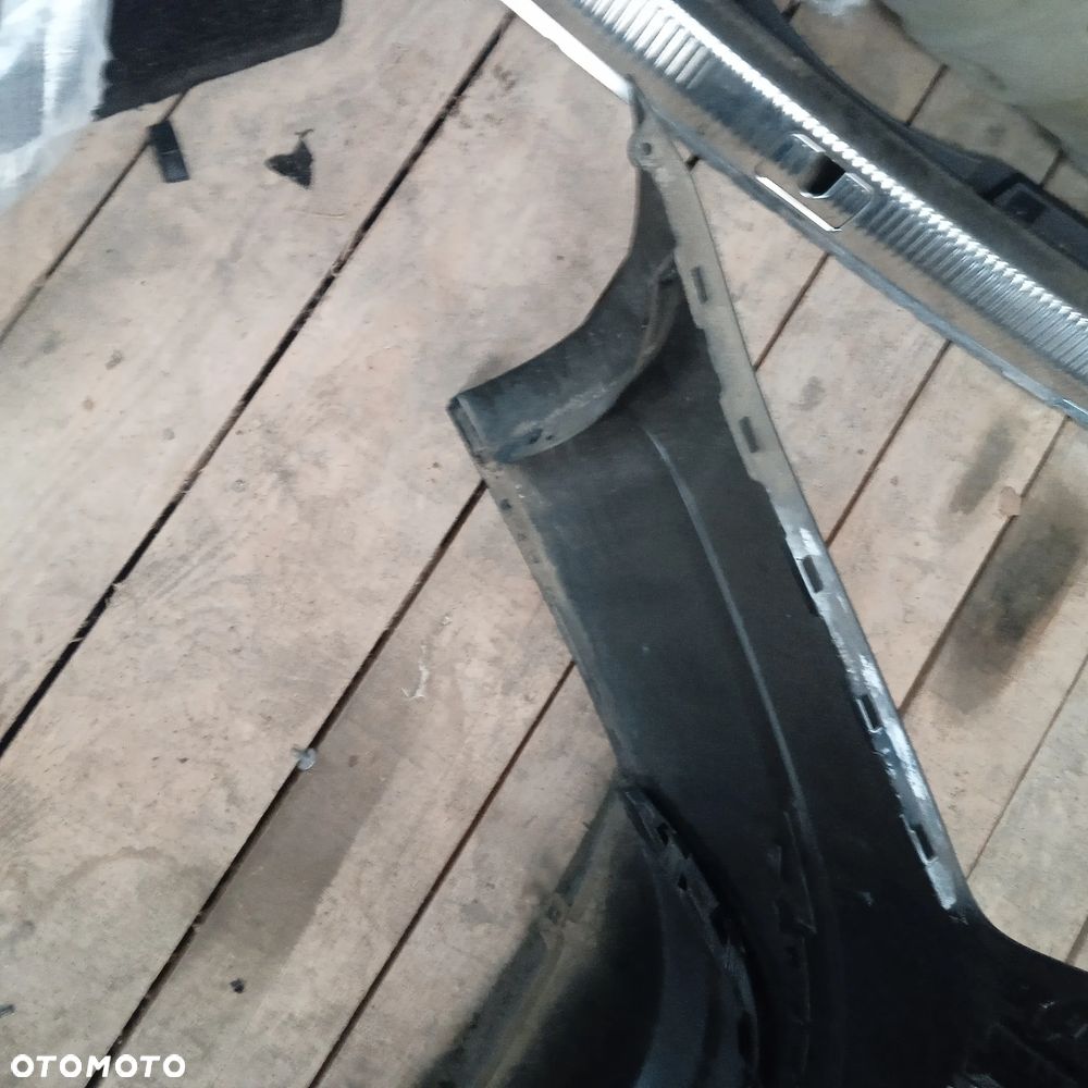 Zderzak tylny A4 B9 kombi - 12