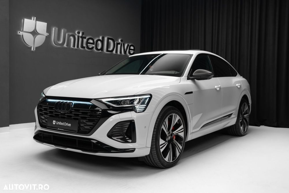 Audi Q8 Sportback e-tron - 1