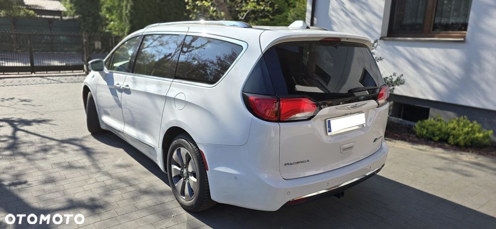 Chrysler Pacifica - 4