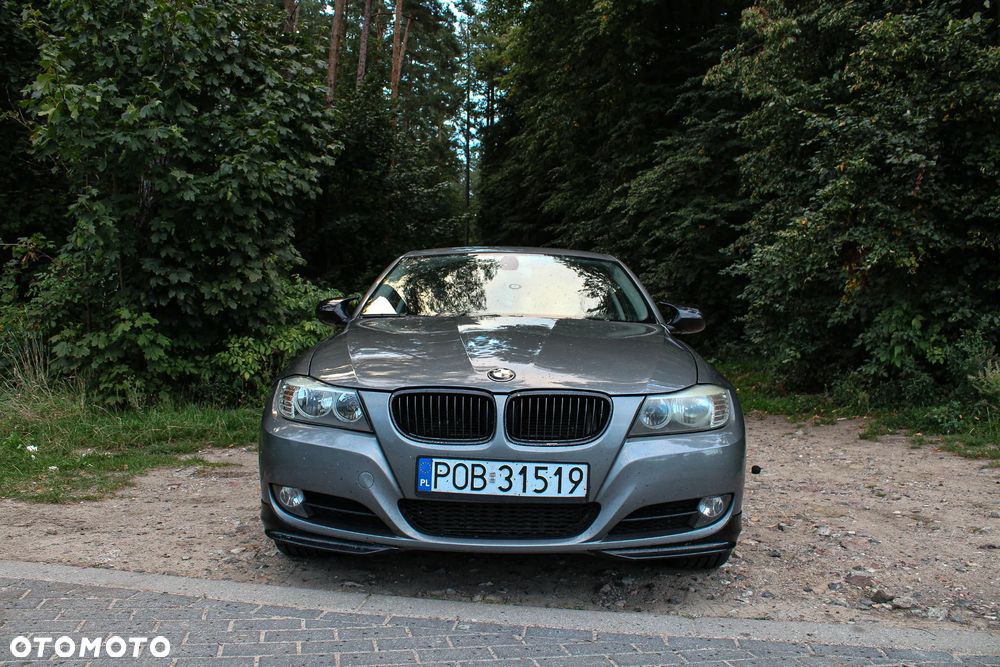 BMW Seria 3 320d xDrive - 31