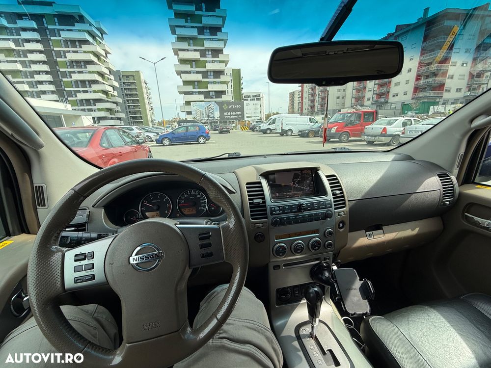 Nissan Pathfinder 2.5 dCi Aut LE - 19