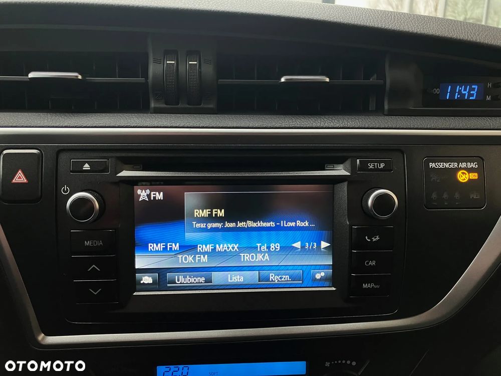 Toyota Auris 1.6 Premium - 22