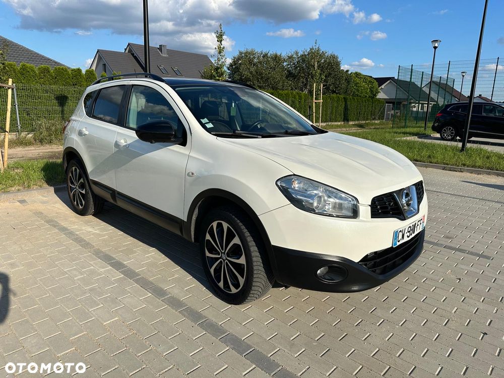 Nissan Qashqai 1.6 dCi 4 x 4 DPF Start/Stop tekna - 2