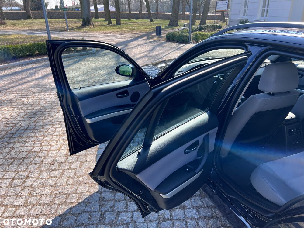 BMW Seria 3 318i Edition Sport - 13