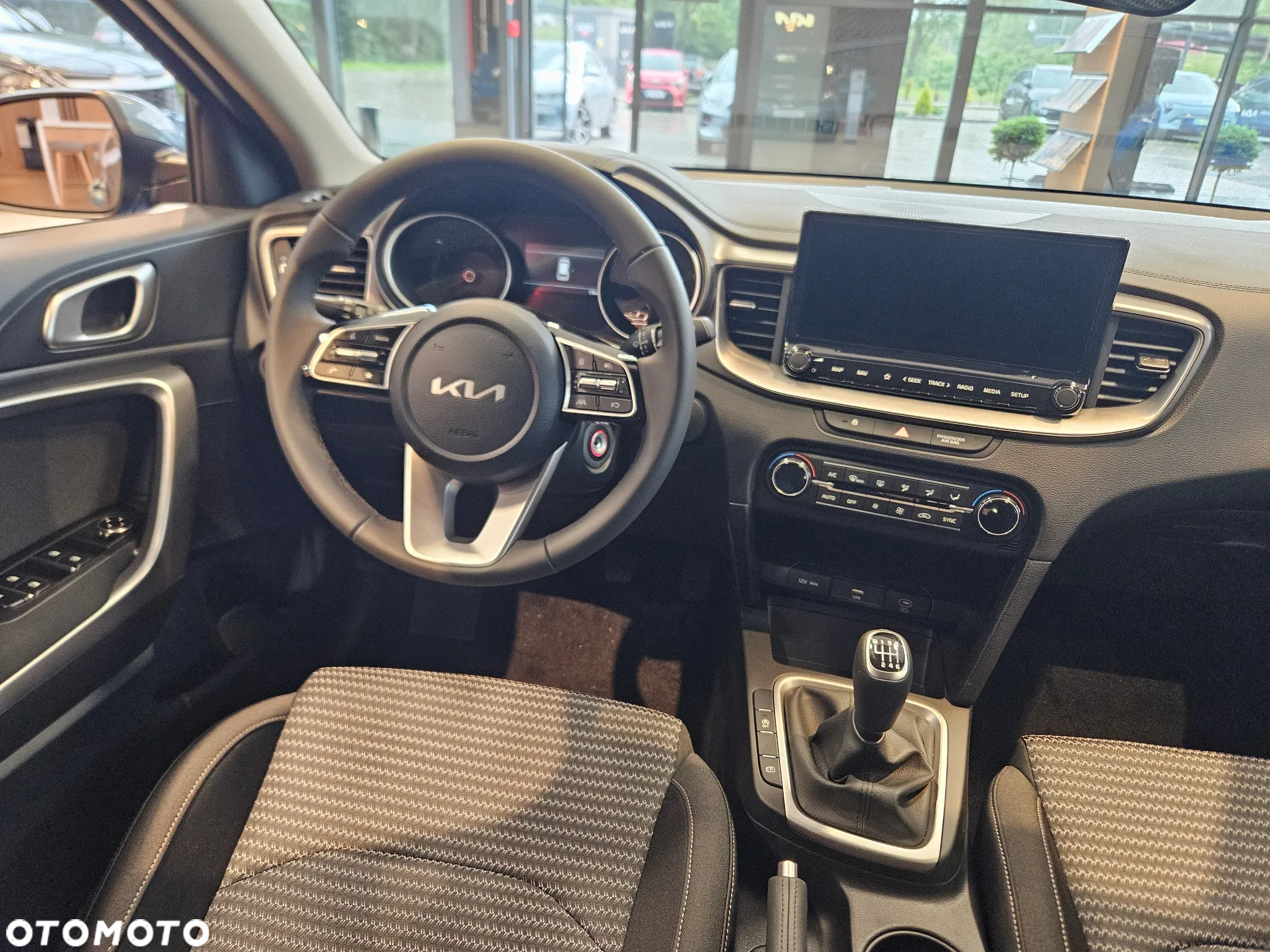 Kia Ceed 1.5 T-GDI M - 9